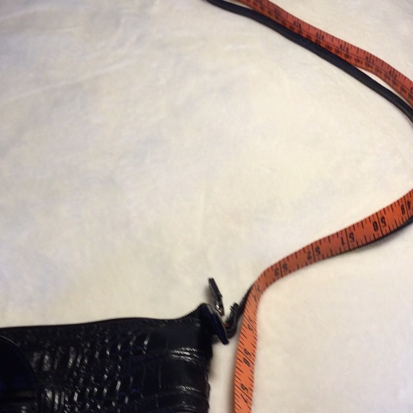 Small faux leather black bag with shoulder strap and compartments - Picture 6 of 13